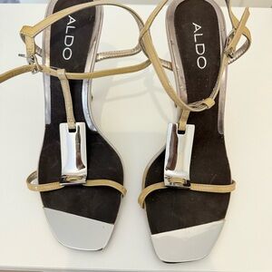 📦 MOVING SALE: ALDO Tan and Silver Strappy Heels